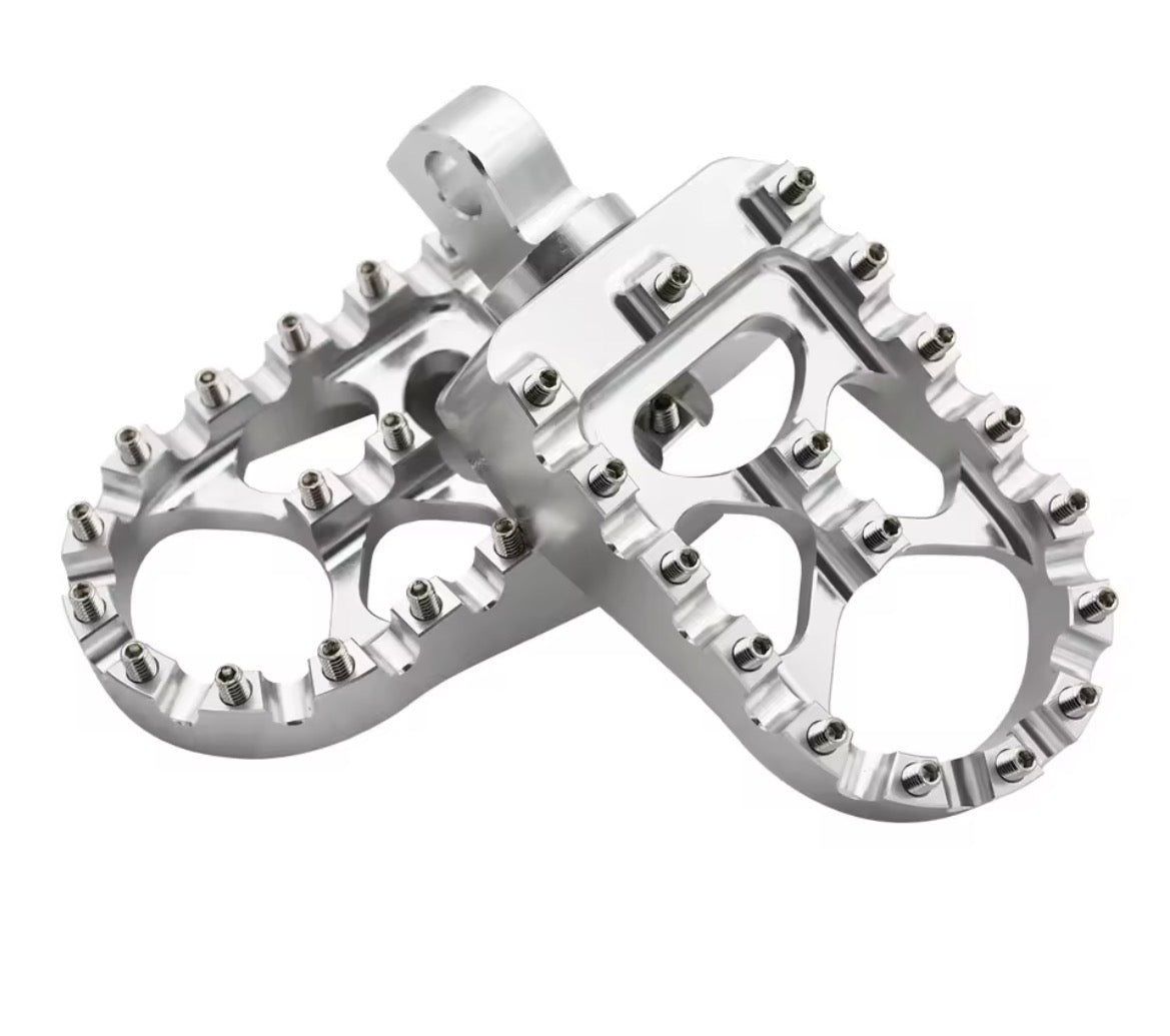 Upgraded grippy pegs with mounting